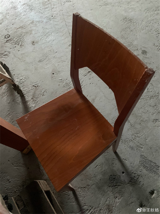 485bbadbgy1geng29pzfkj22c03401ky.jpg